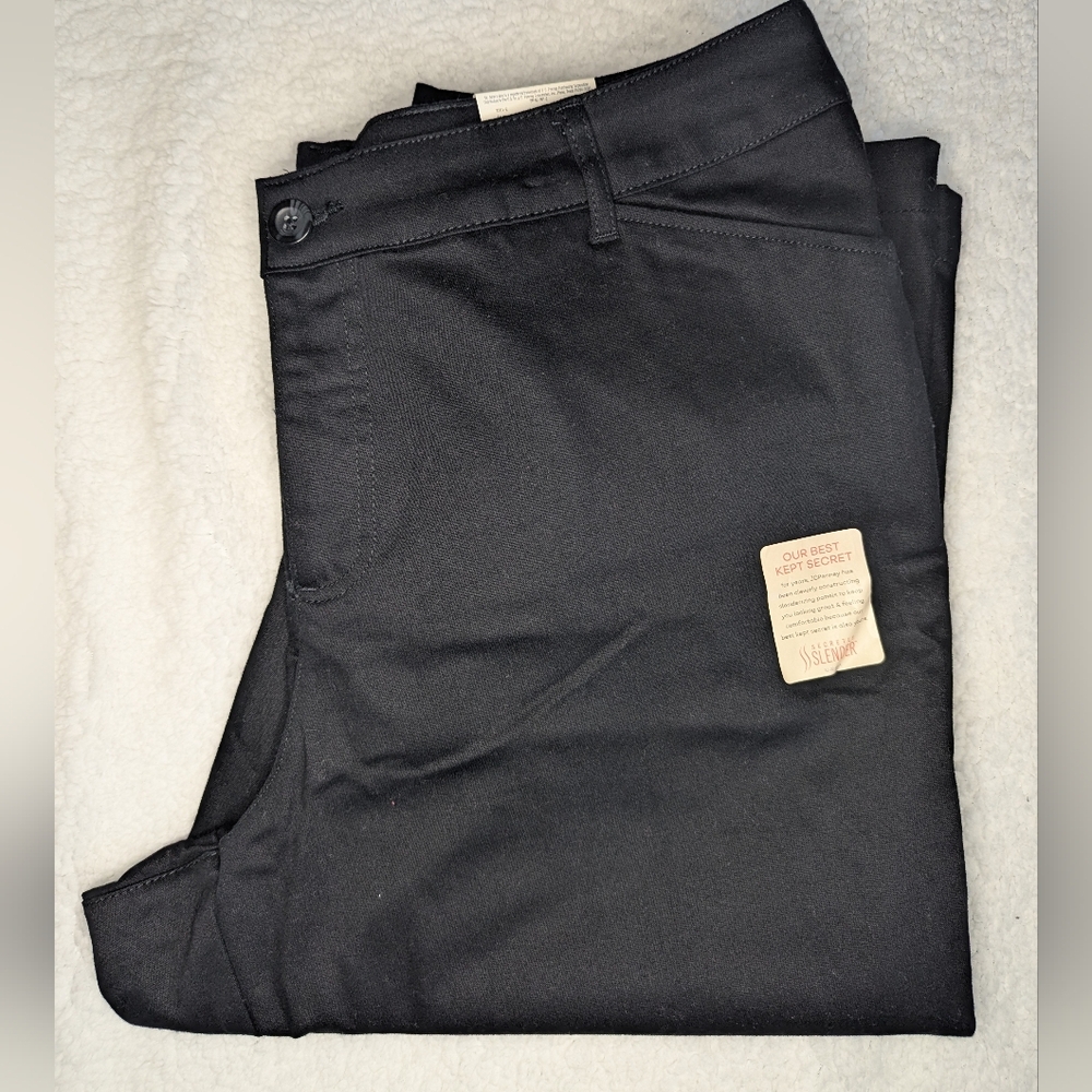 St John's Bay Black Capris